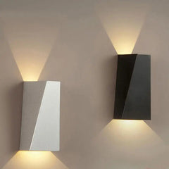 Modern Geometric Wall Light Iron LED 10W 3000K White Black