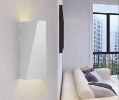Modern Geometric Wall Light Iron LED 10W 3000K White Black
