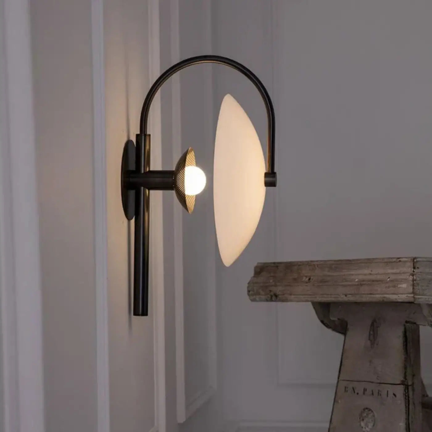 Black Metal White Diffuser Wall Light E27 Modern Industrial
