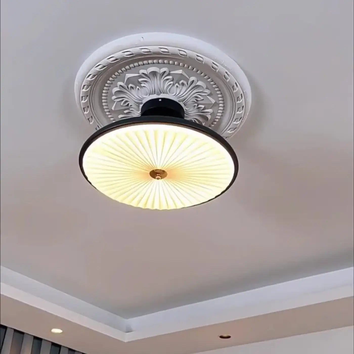 Vintage Pleated Glass Wood Ceiling Light E27 IP65 — Dimmable, SØ40cm or MØ50cm