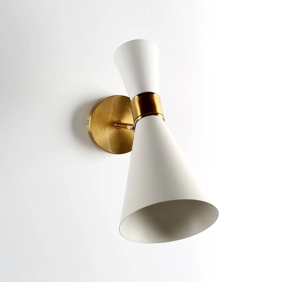 Adjustable Wall Light Metal Matte LED White Black