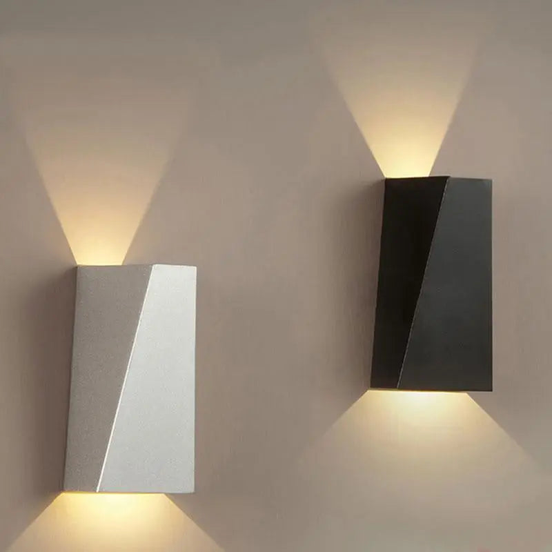 Modern Geometric Wall Light Iron LED 10W 3000K White Black