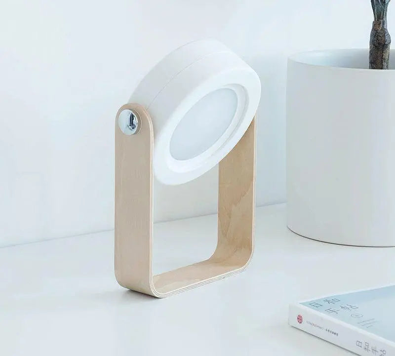 Portable collapsible lantern