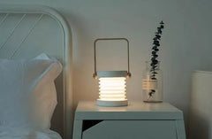 Portable collapsible lantern