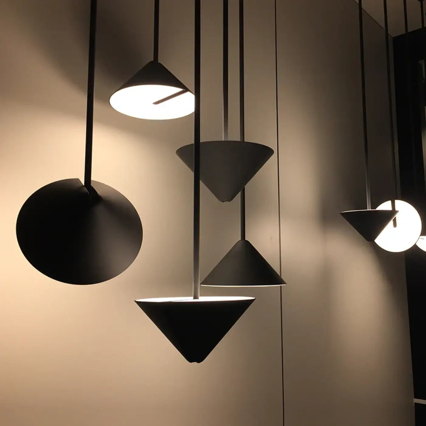 Black Conical Pendant Light E27 — Ø20cm, Cool White 4000K