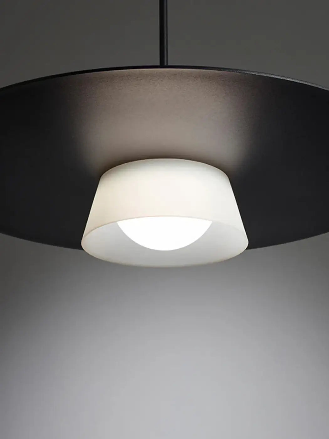 Black Circular LED Ring Pendant Light E27 — Ø40cm, 3000K/4000K